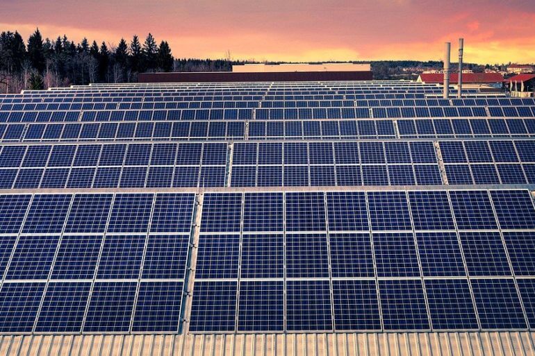 Panele słoneczne: droga do niezależności energetycznej i oszczędności